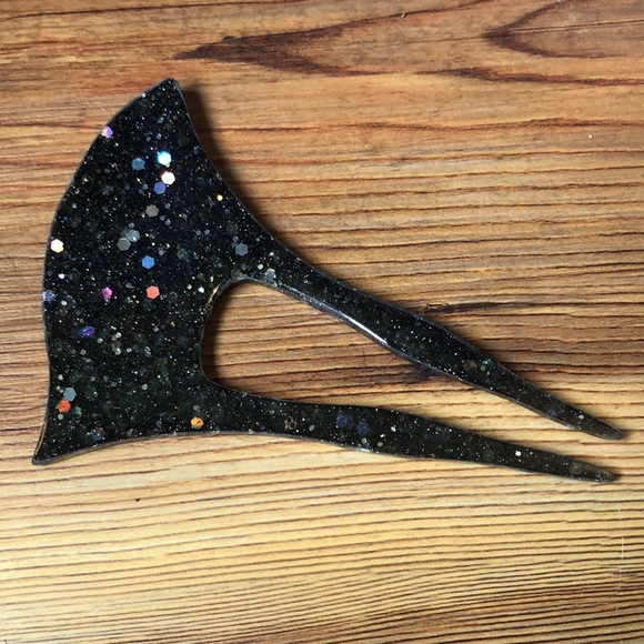 Handmade resin hair stick - Picture 2 of 3